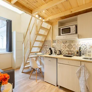 Mezzanine - Air Conditioned Apartmán